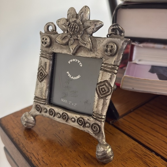 Decorative Silver Photo Frame - Picture 3 of 3
